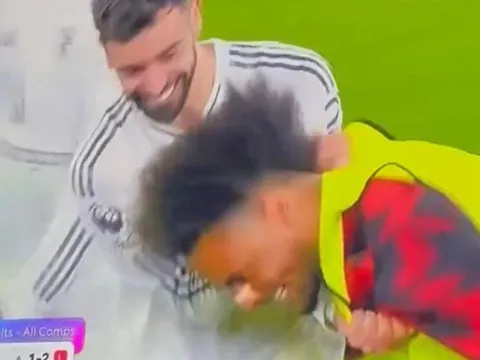 Khoảnh khắc hơn nghìn lời nói về MU