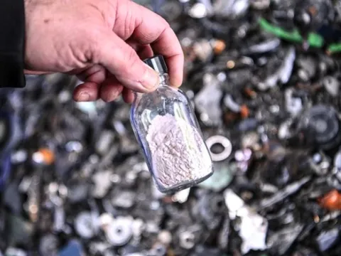 Mỹ bị nền kinh tế 18,7 nghìn tỷ USD liên tục trừng phạt, bất ngờ giảm bán loại hàng hoá quan trọng, chuỗi cung ứng toàn cầu lại đứng trước rủi ro bị xáo trộn mạnh