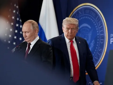 Hội nghị thượng đỉnh Trump-Putin bị hoãn?