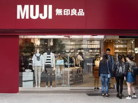 MUJI đóng hàng loạt cửa hàng năm 2025: Triết lý tối giản, không nhãn hiệu bị chê đắt so với hàng sao chép trong xu hướng tiêu dùng hạ cấp ở Trung Quốc