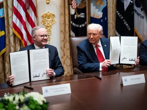 Ông Trump tuyên bố dư thừa đất hiếm sau 1 năm nữa nhờ bắt tay quốc gia sở hữu ‘cả bảng tuần hoàn hoá học’: Thế thống trị của Trung Quốc có dễ phá?