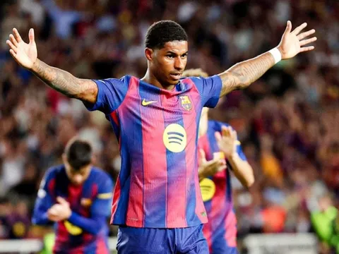 Barcelona cạn tiền mua Rashford?