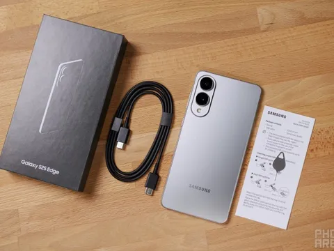 Smartphone siêu mỏng của Samsung mất giá kỷ lục