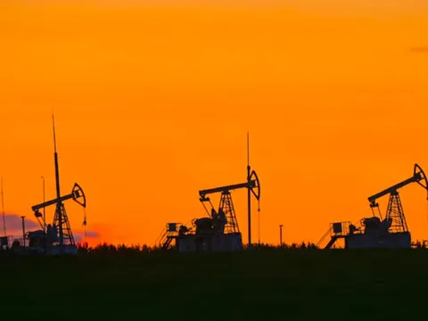 Sau Ấn Độ, thêm một khách sộp lập tức ngừng mua dầu Nga: Moscow rơi vào thế khó