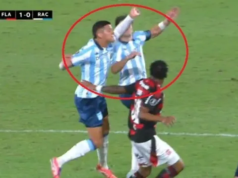 Cựu sao MU đá phản lưới, làm đồng đội vỡ xương mặt