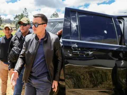 Tổng thống Ecuador bị ám sát lần hai