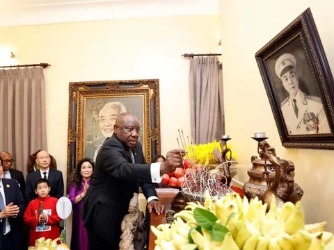 Tổng thống Nam Phi gặp Chủ tịch Quốc hội, thăm gia đình Đại tướng Võ Nguyên Giáp