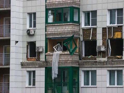 Drone Ukraine đâm vào chung cư ngoại ô Matxcơva