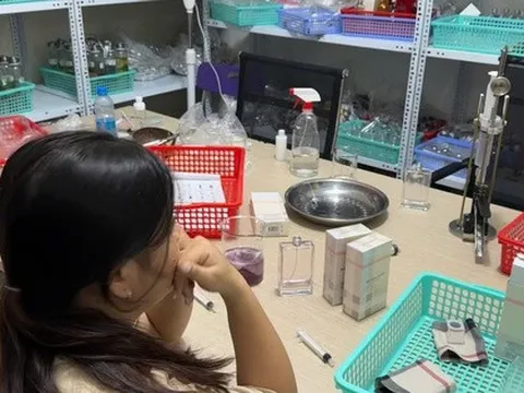 Công an TP HCM bắt giám đốc Công ty Nguyên Hương