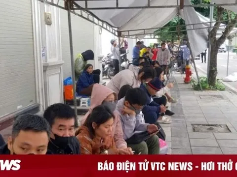 Nhà ở xã hội Đông Anh: Chủ đầu tư dựng nhà bạt cho dân xếp hàng nộp hồ sơ