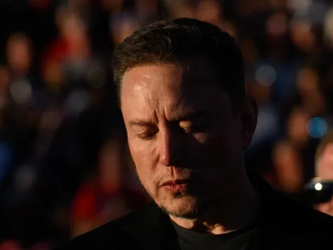 Cựu CEO Stellantis: Elon Musk có thể rời khỏi ngành xe điện, Tesla sẽ biến mất trong 10 năm tới trước sức ép của BYD