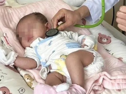 Kỳ lạ bé gái mới sinh đã đảo ngược hoàn toàn phủ tạng, tim nằm bên phải