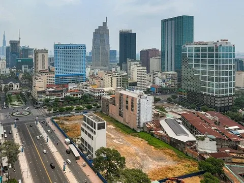 Diễn biến mới tại khu "đất vàng" Thương xá Tax