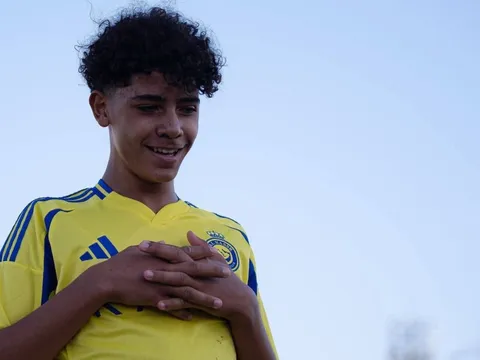 Con trai Ronaldo ghi cú đúp ở chung kết