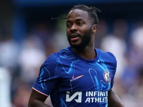 Sterling tạm quên Chelsea