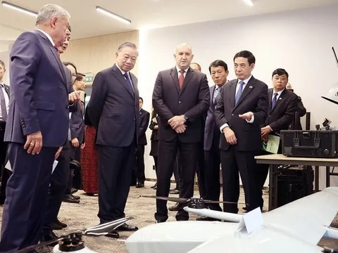 Tổng Bí thư Tô Lâm thăm công ty quốc phòng chuyên về drone của Bulgaria