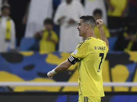 Ronaldo cán cột mốc lịch sử