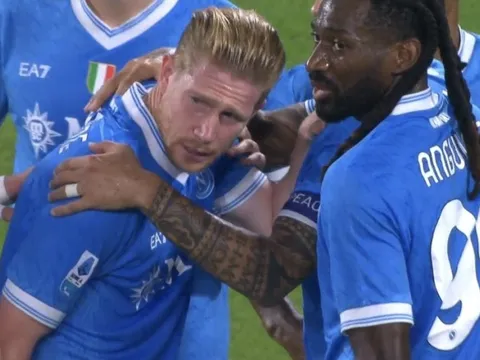 De Bruyne bật khóc