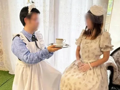 Cảnh ngược đời trong quán cà phê hầu gái ở Nhật Bản