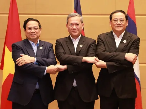 Thủ tướng Việt Nam, Campuchia, Lào cùng ăn sáng làm việc