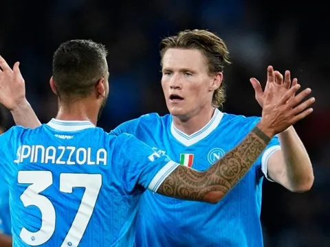 McTominay 'ngạt thở' ở Italy