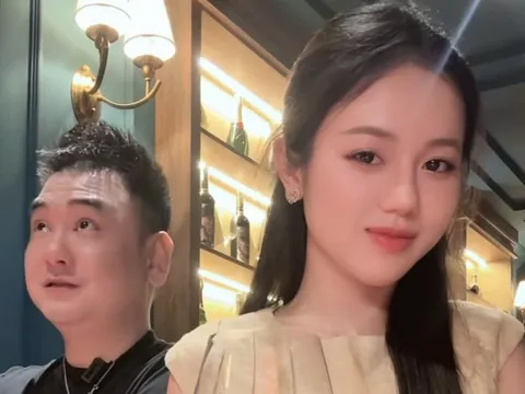 Xemesis và hot girl Bò Chảnh 'nối lại tình xưa'?