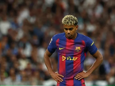 El Clasico phơi bày sự vô trách nhiệm của người lớn