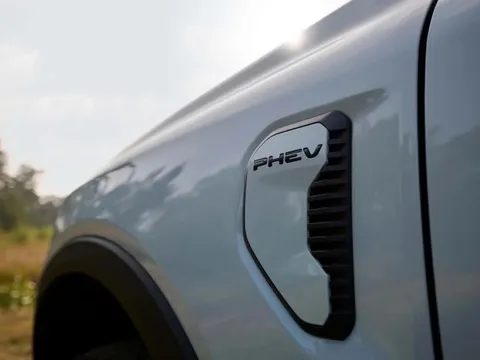 Xe plug-in hybrid không "xanh" như quảng cáo