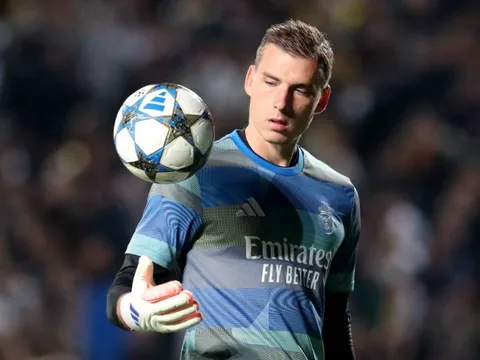 Real Madrid phẫn nộ với thẻ đỏ của Lunin