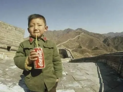 "Cậu bé Trung Quốc đầu tiên uống Coca-Cola" bây giờ ra sao?