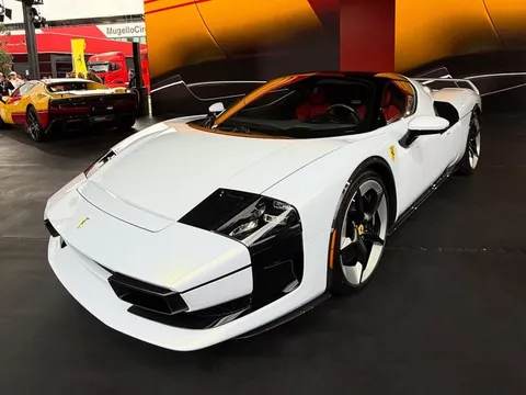 Siêu xe Ferrari SC40 độc nhất thế giới lần đầu lộ diện