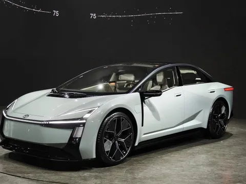 Toyota Corolla thế hệ kế tiếp trông sẽ thế này?