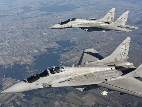 Ba Lan điều tiêm kích chặn máy bay trinh sát Nga trên biển Baltic