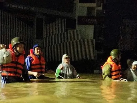 Đợt mưa rất lớn ở miền Trung kéo dài đến khi nào?