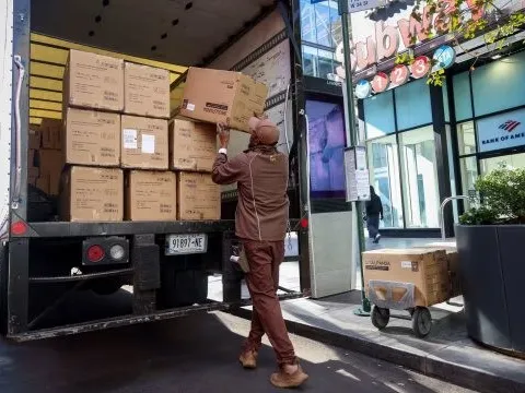 Hãng giao hàng nổi tiếng sa thải 48.000 lao động, lớn nhất trong 20 năm của lịch sử công ty