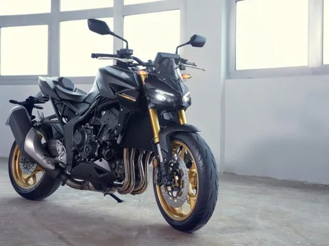 Môtô phân khối lớn của Honda có thể bị lỏng bu lông cần chuyển số