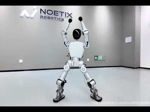 Robot hình người Trung Quốc giá chỉ ngang iPhone