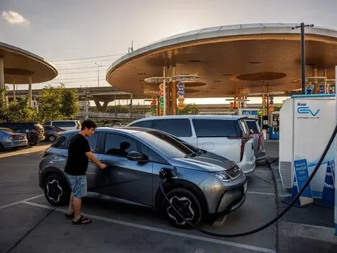 Doanh số xe điện có thể giảm tới 60% trong tháng 10