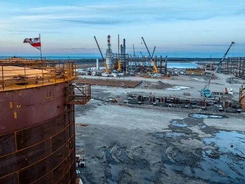 Giữa bão trừng phạt của Mỹ và phương Tây, Nga tìm thấy ‘cửa’ mới để xuất khẩu dầu: Là nước không có quan hệ ngoại giao với Moscow