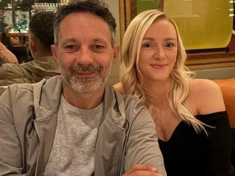 Giggs và em trai hiện tại