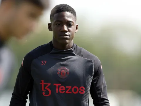 Napoli muốn giải cứu Mainoo