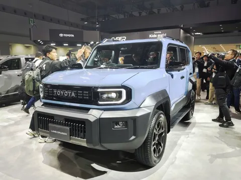 Cận cảnh Toyota Land Cruiser FJ, SUV địa hình có thể sớm về Việt Nam