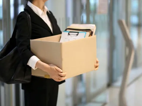 Làn sóng "đại sa thải" vì AI đang gần hơn bao giờ hết, nhân viên hay quản lý đều chịu chung số phận: Phát súng khai mào của Amazon cảnh tỉnh thị trường lao động toàn cầu