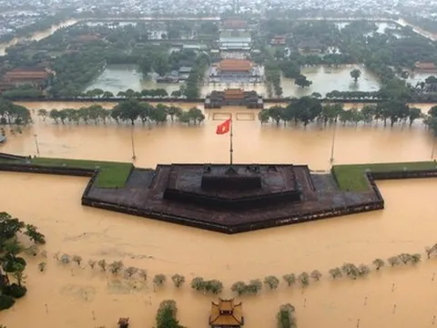 Miền Trung dự báo tiếp tục mưa lớn tới 700 mm, diễn biến phức tạp