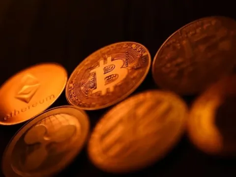 Vì sao tiền số 'sập nặng' khi ông Trump dọa áp thuế Trung Quốc?