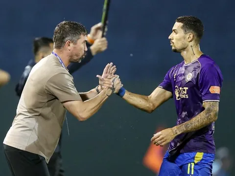 Harry Kewell thua trận thứ hai ở V.League