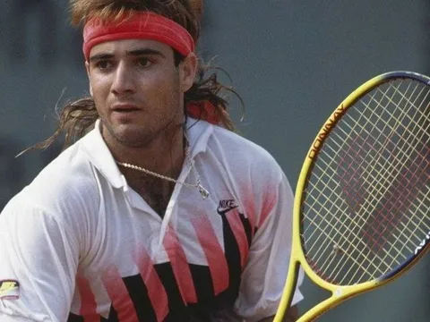 Agassi và máy bắn bóng đáng ghét