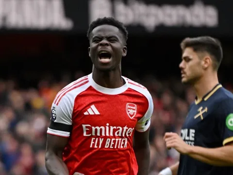 Arsenal hiện tại mạnh hơn mùa 2003/04 bất bại?