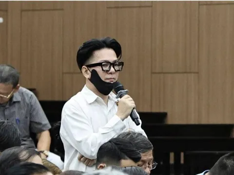 Ca sĩ Vũ Hà khai gì về lần chơi duy nhất tại khách sạn Pullman?