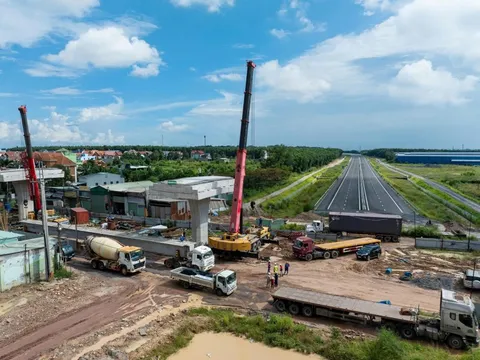 Trung Nam E&C dự kiến lập kỷ lục gác 42 phiến dầm trong 15 ngày đêm tại Cao tốc Biên Hòa – Vùng Tàu